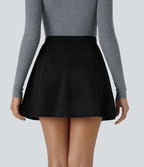 Jupe-short décontractée 2-en-1 en suédine taille haute, boutons décoratifs et coupe évasée