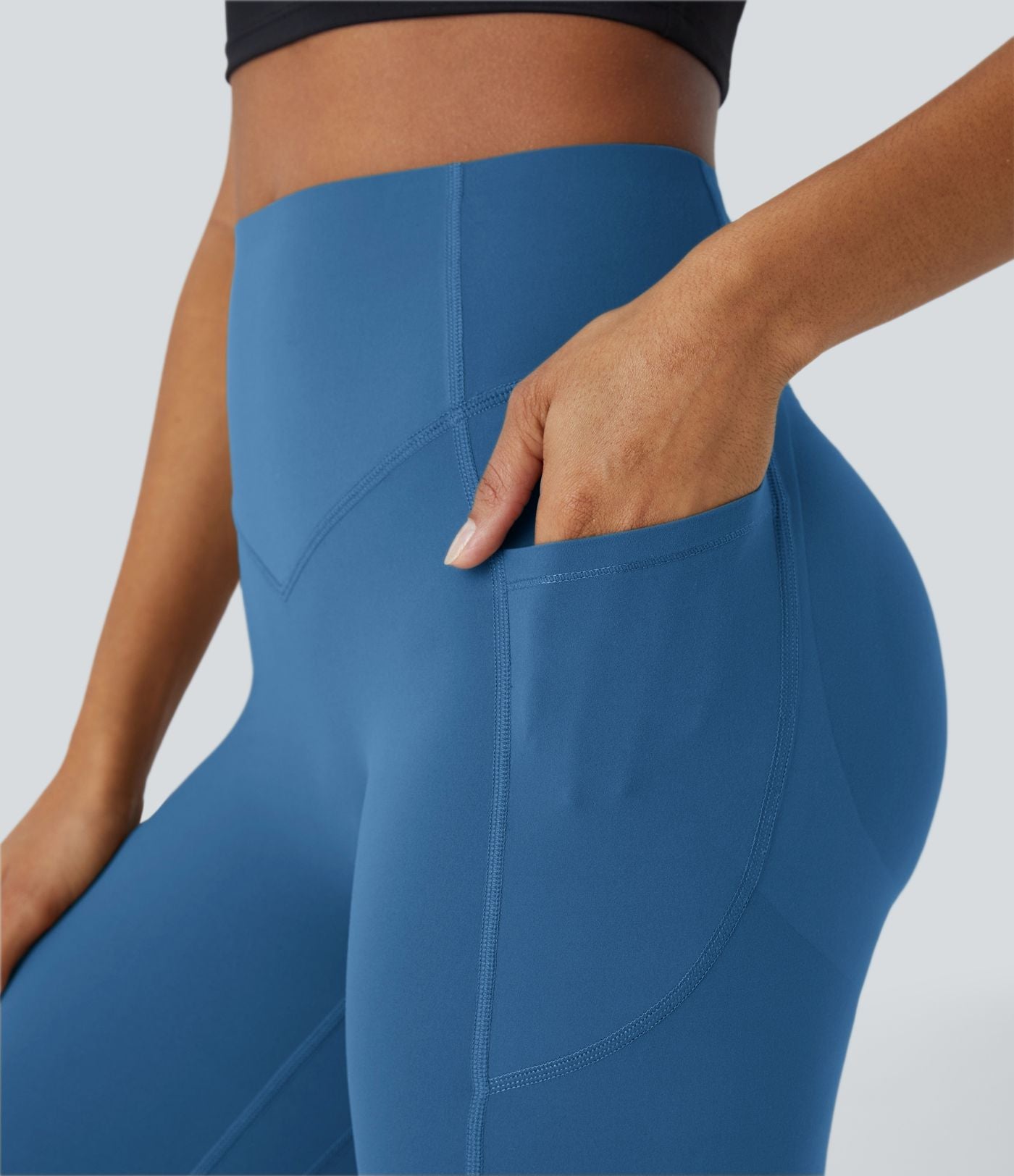 Legging d'entraînement gainant galbant taille haute avec effet scrunch et poches Halara UltraSculpt™