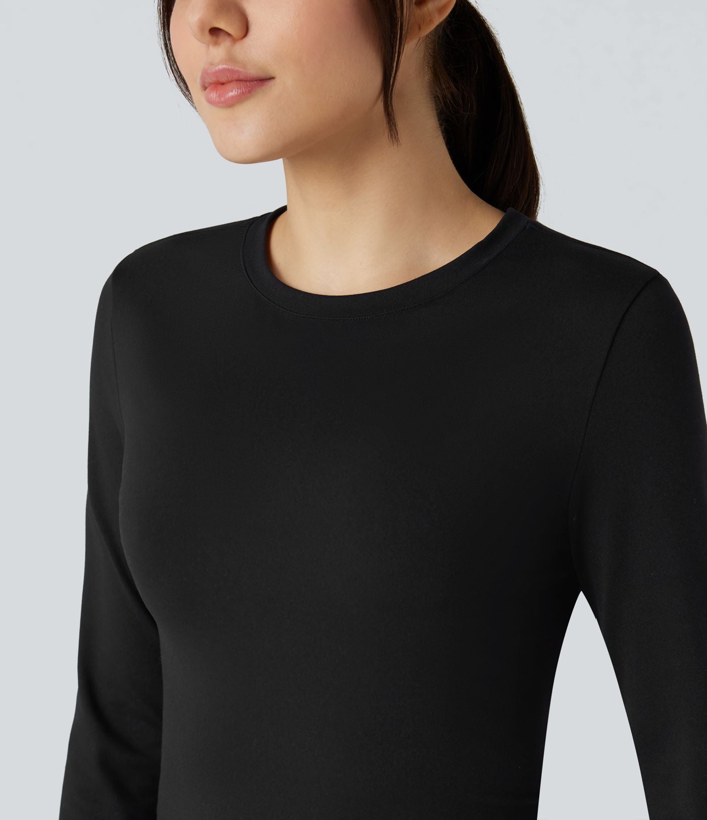 T-shirt court slim col rond manches longues