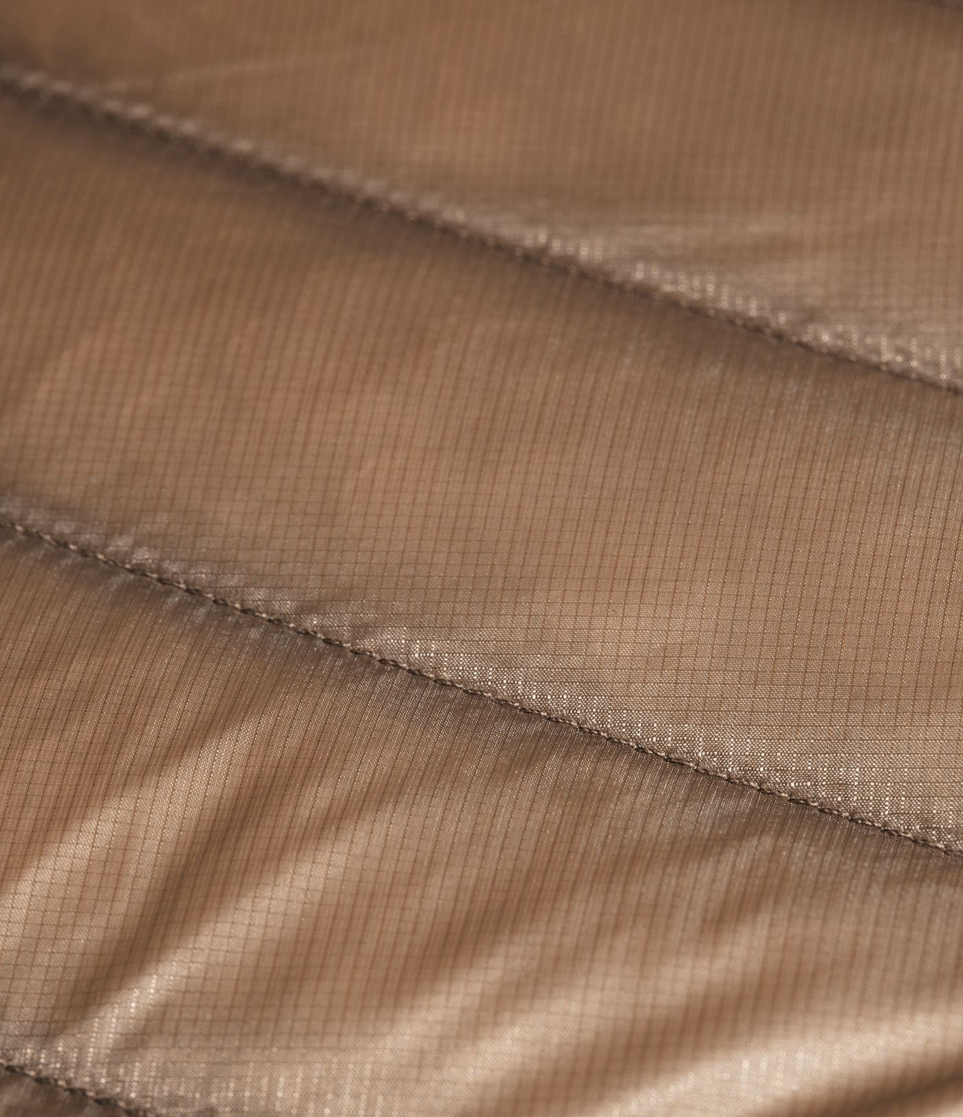 Veste casual compactable en duvet synthétique zippée à col montant et manches longues avec poches