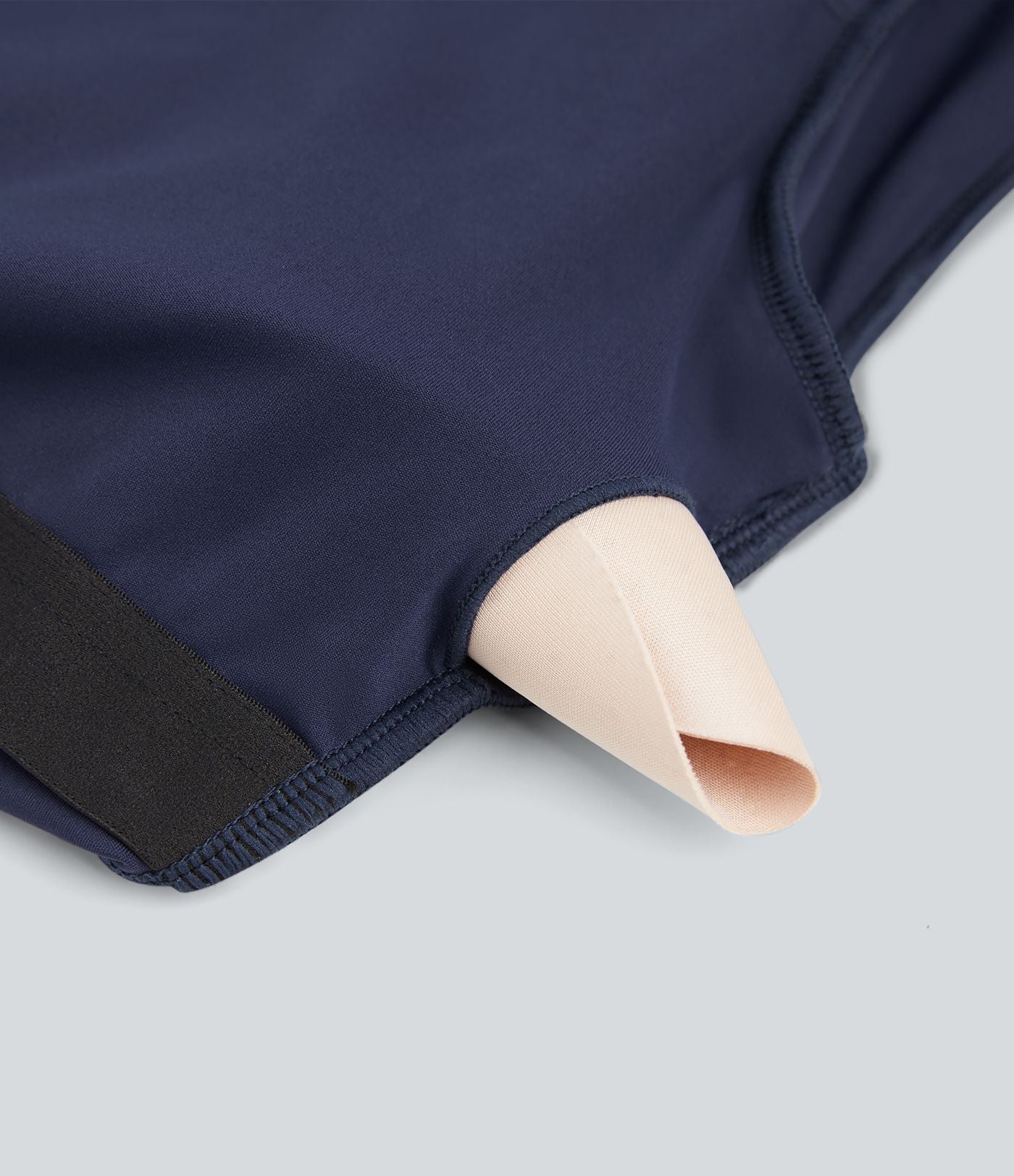 Haut de sport yoga court 2-en-1 col rond à manches longues avec passants pouces et laçage SoftlyZero™ Airy - UPF50+
