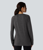 T-shirt doux col rond ourlet fendu manches raglan longues