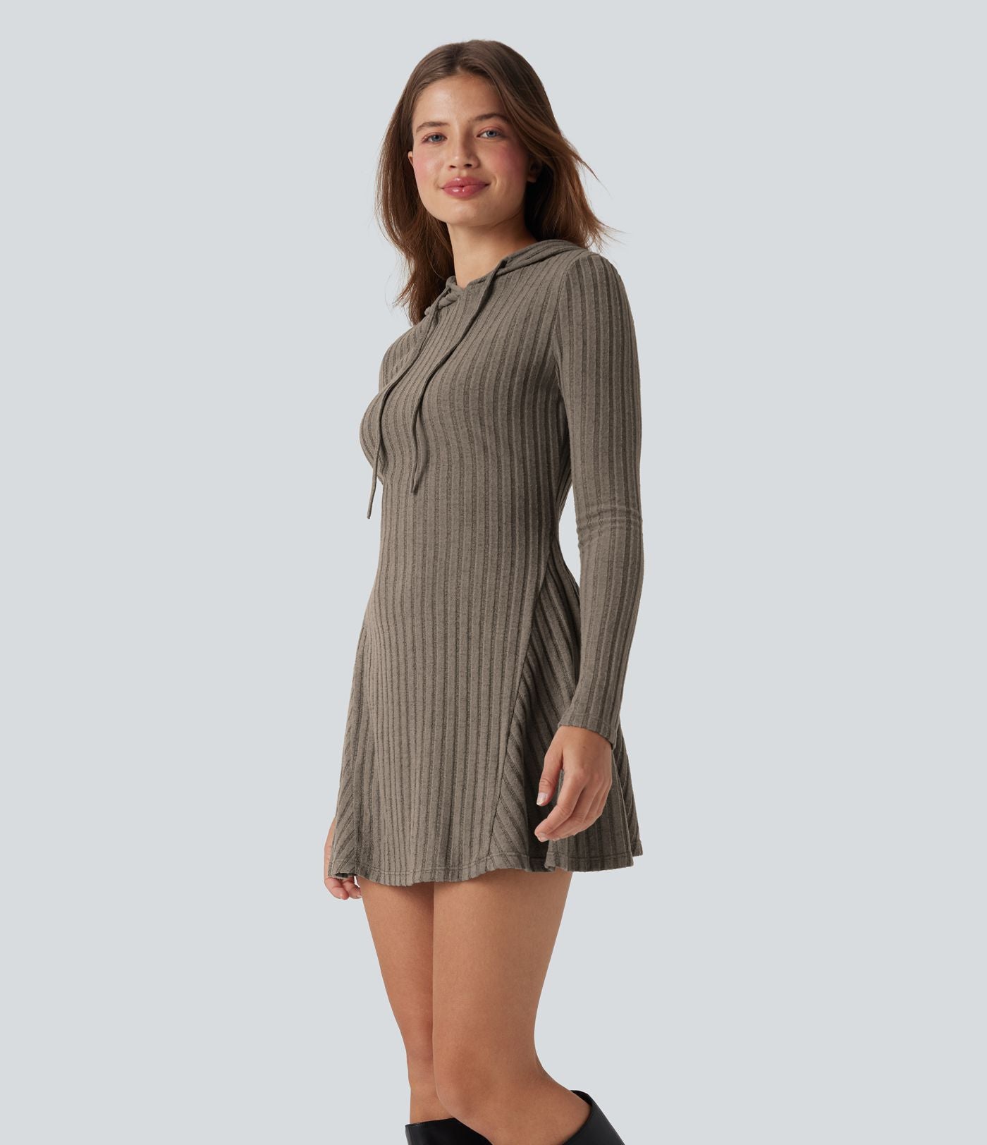 Robe décontractée mini à capuche maille côtelée manches longues avec cordon de serrage