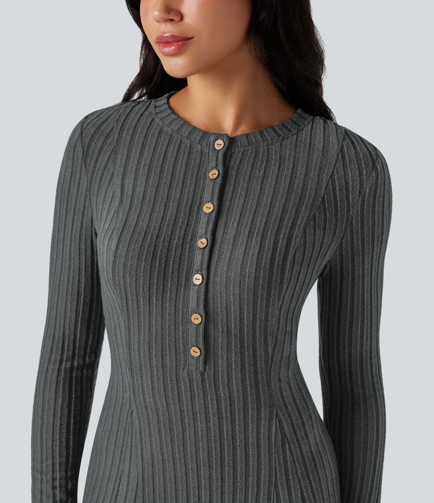 Robe longue fluide maille côtelée col henley manches longues