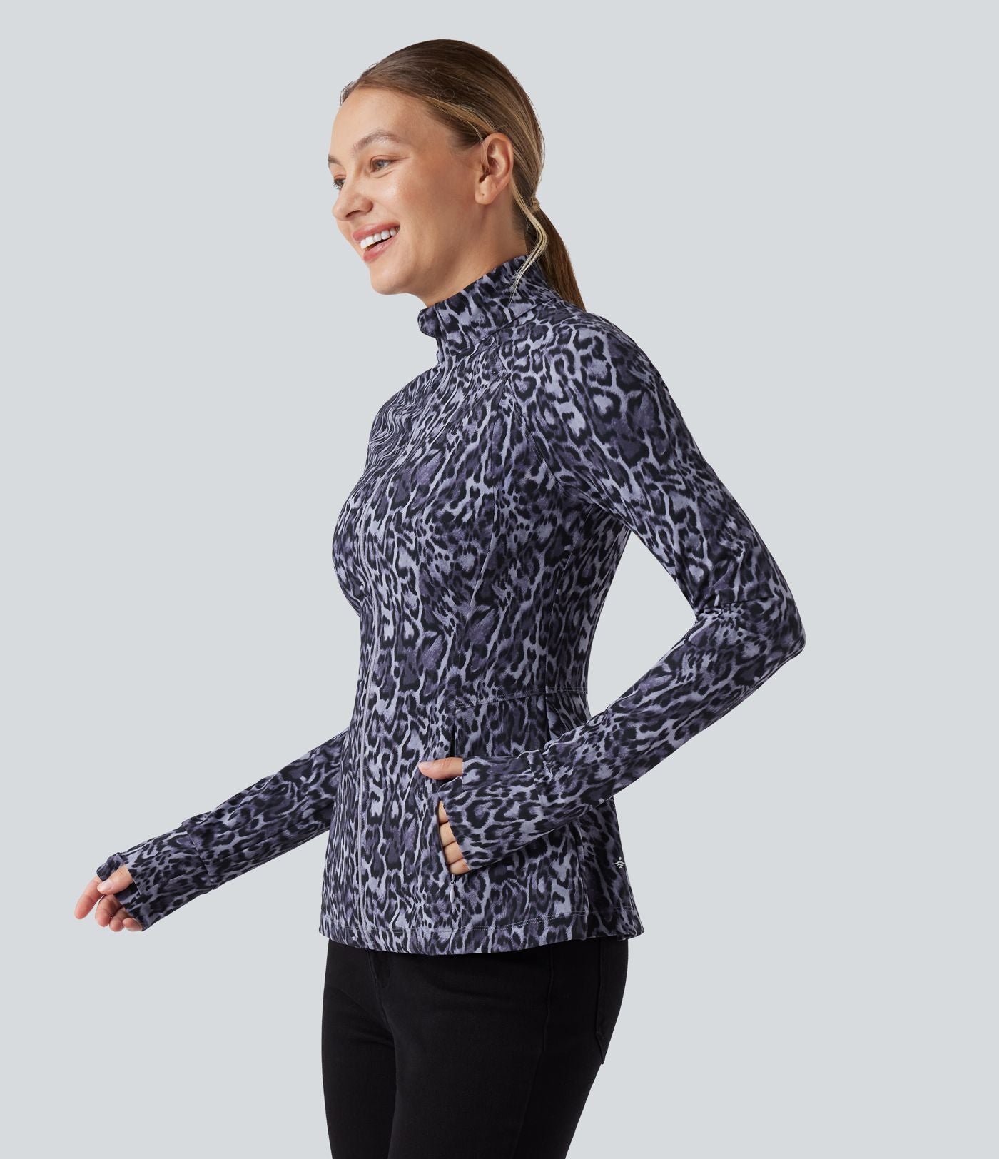 Veste décontractée Halara UltraSculpt™ imprimé léopard col montant manches longues avec trous pour pouces et poches