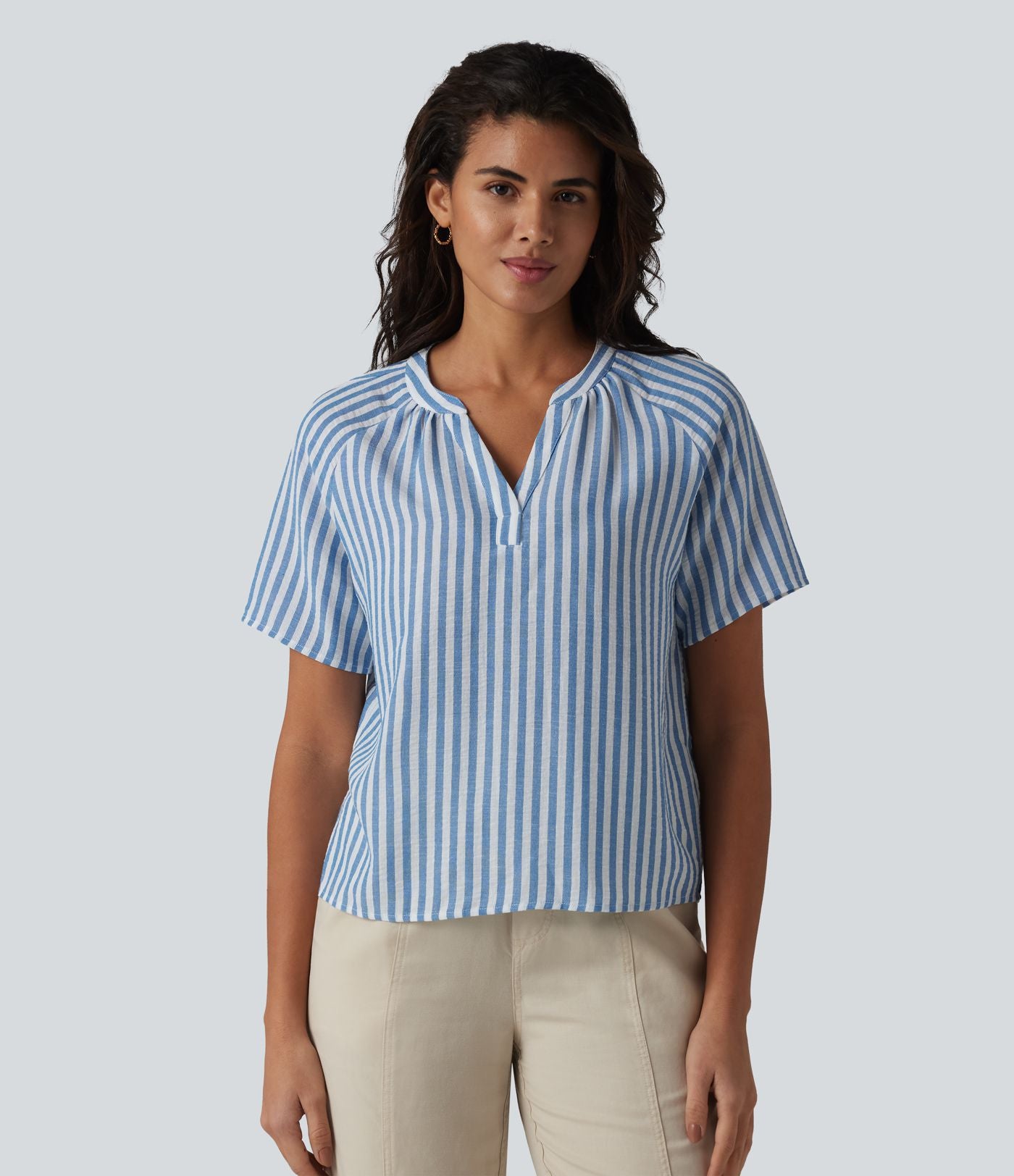 Blouse col V manches courtes à rayures aspect lin