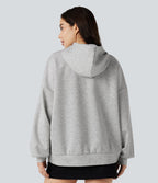 Sweat-shirt à capuche manches longues avec poches