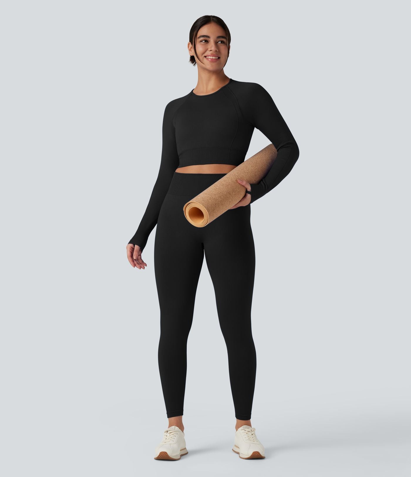 Haut de sport yoga court col rond à manches longues avec passants pouces sans couture OneForm Seamless Flow