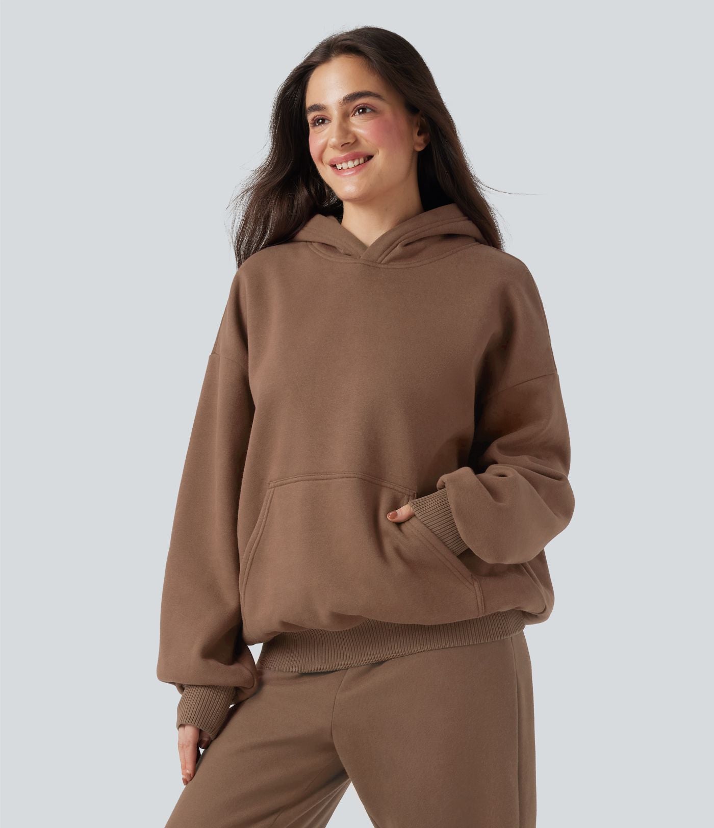 Sweat à capuche en coton molleton manches longues avec poches