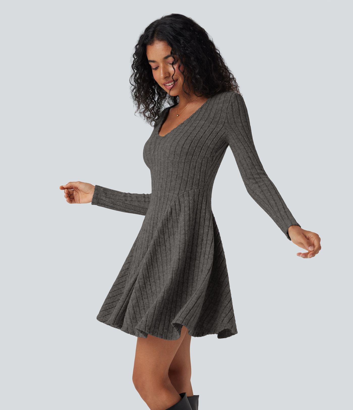 Robe décontractée mini évasée maille côtelée col V manches longues