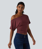 T-shirt casual asymétrique une épaule froncé à manches courtes avec soutien-gorge intégré