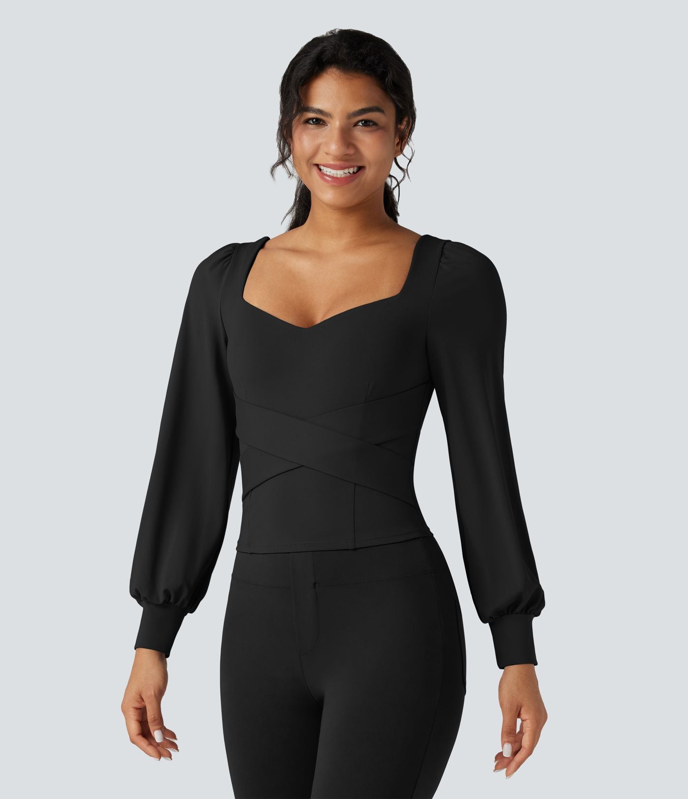 Top professionnel push-up croisé à col cœur avec bonnets moulés et manches bouffantes - Bonnet A/B