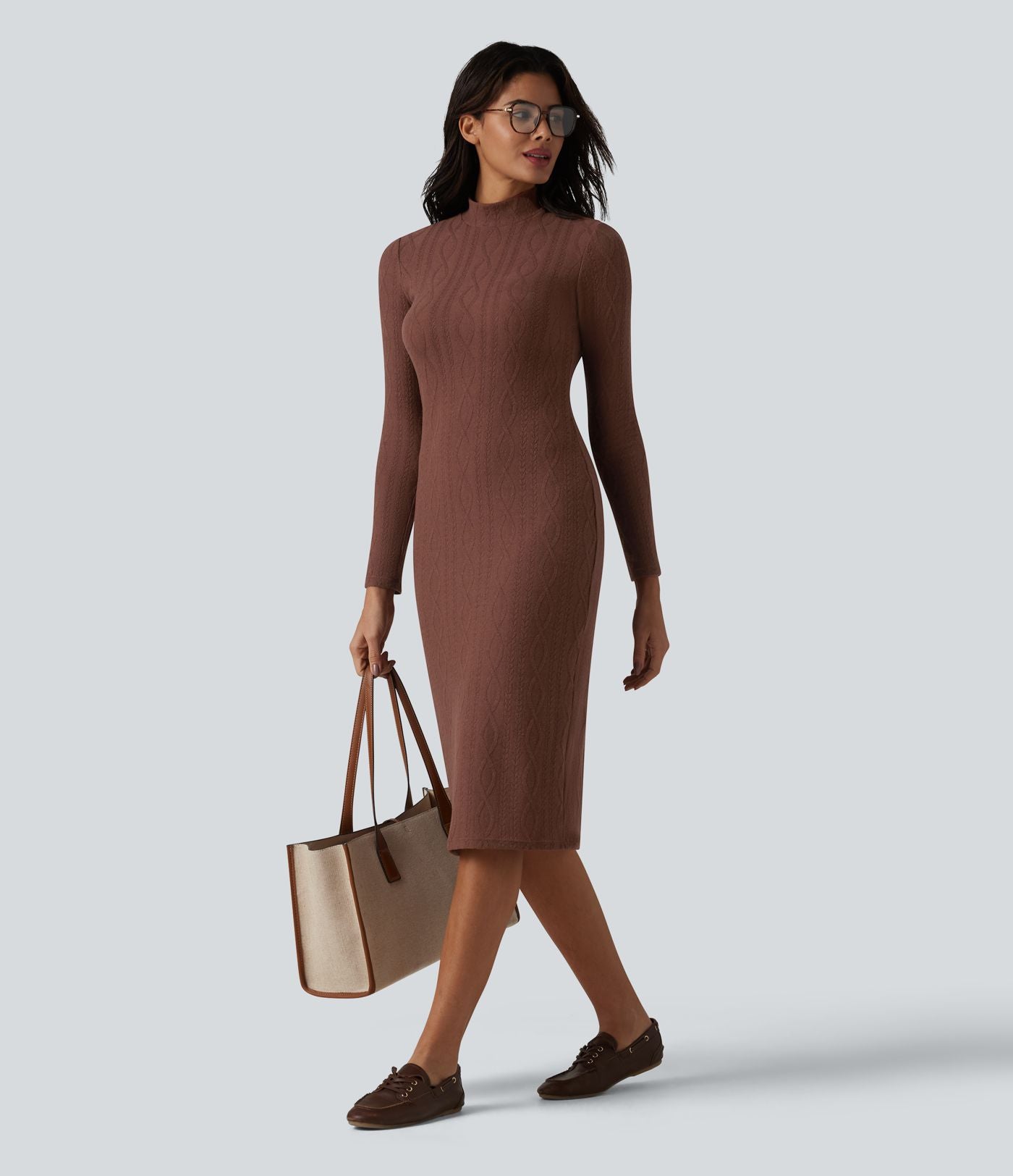 Robe midi moulante tailleur à col montant et manches longues en maille torsadée