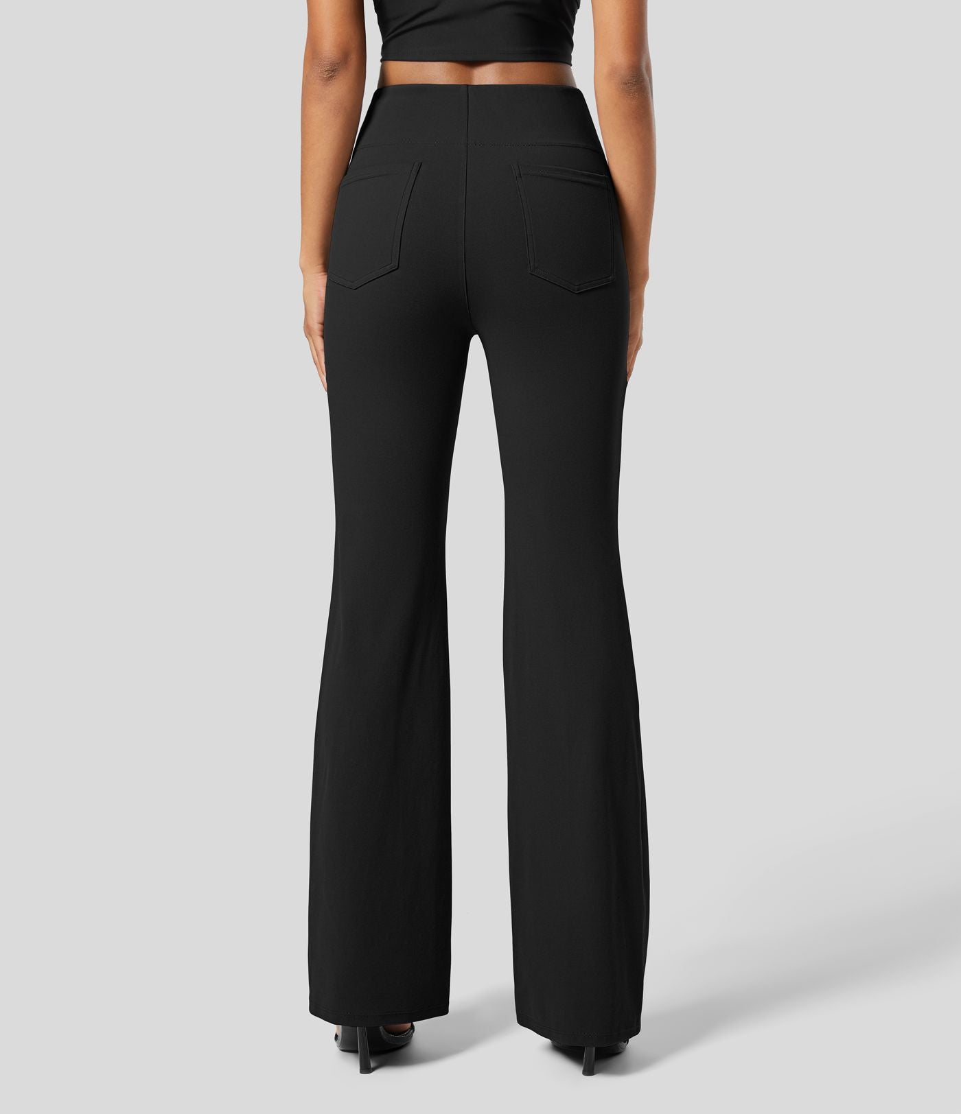 Pantalon tailleur légèrement évasé taille haute avec poches arrière Halara Flex™