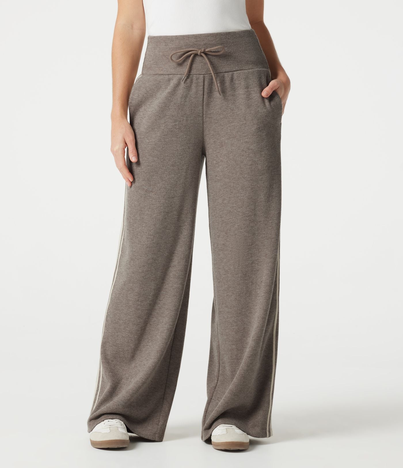 Pantalon baggy côtelé taille haute gainant avec cordon ajustable, bandes latérales et poches
