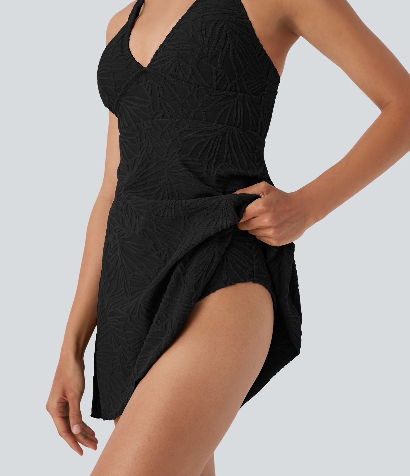 Robe de bain courte 2-en-1 dos nu ajourée