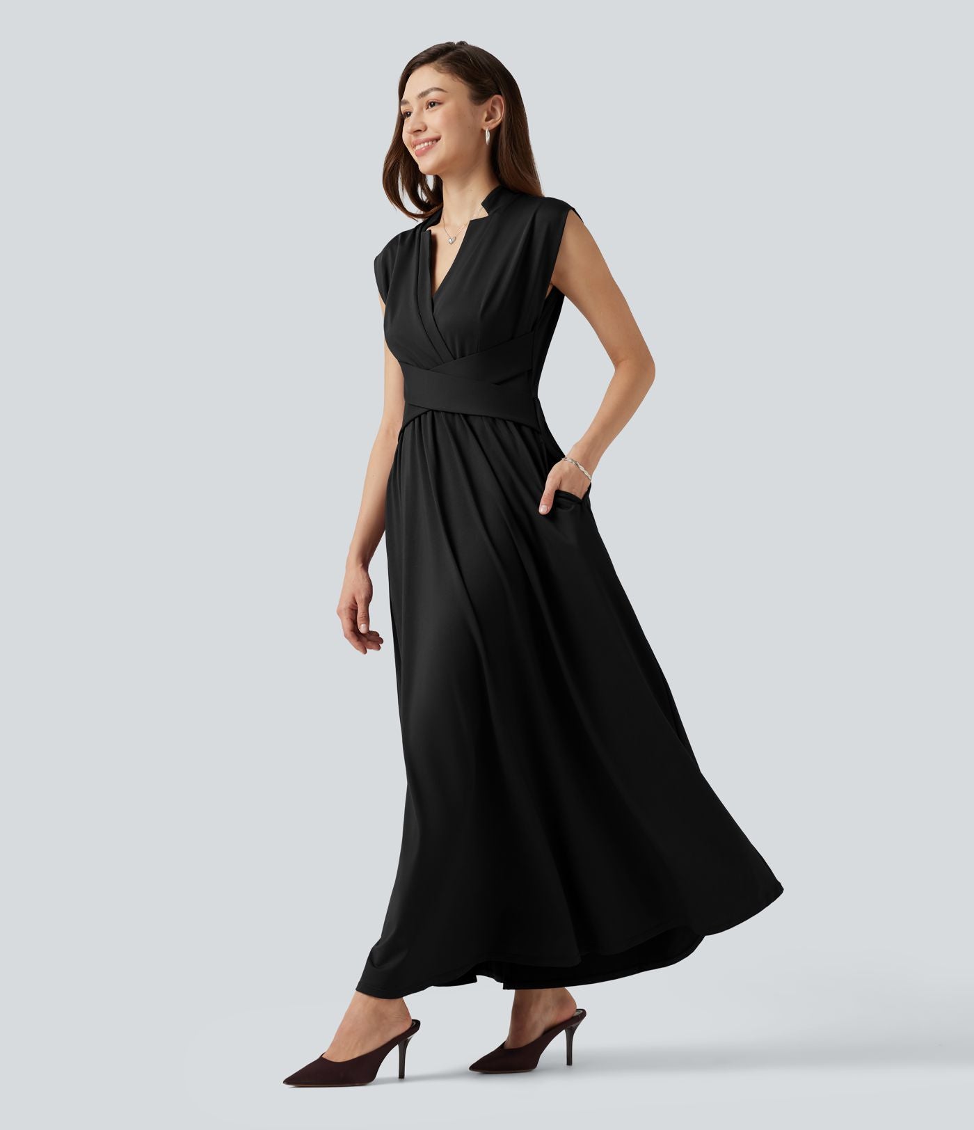 Robe midi fluide esprit bureau sans manches col V avec poches