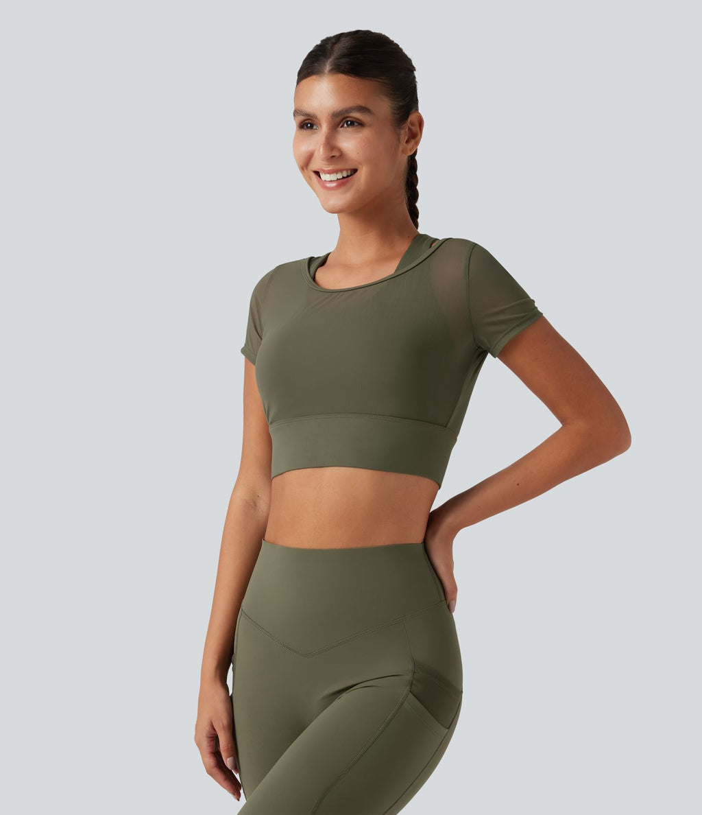 Crop top de running effet frais InstantCool à séchage rapide avec encolure bateau, mesh contrasté, manches courtes, coussinets amovibles et protection solaire UPF50+