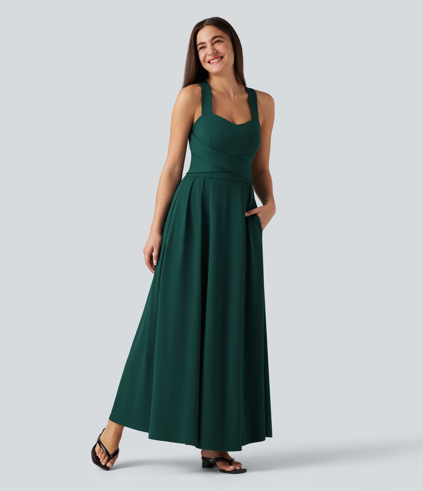 Robe longue fluide décontractée sans manches décolleté en cœur bretelles croisées avec lien dans le dos et poches