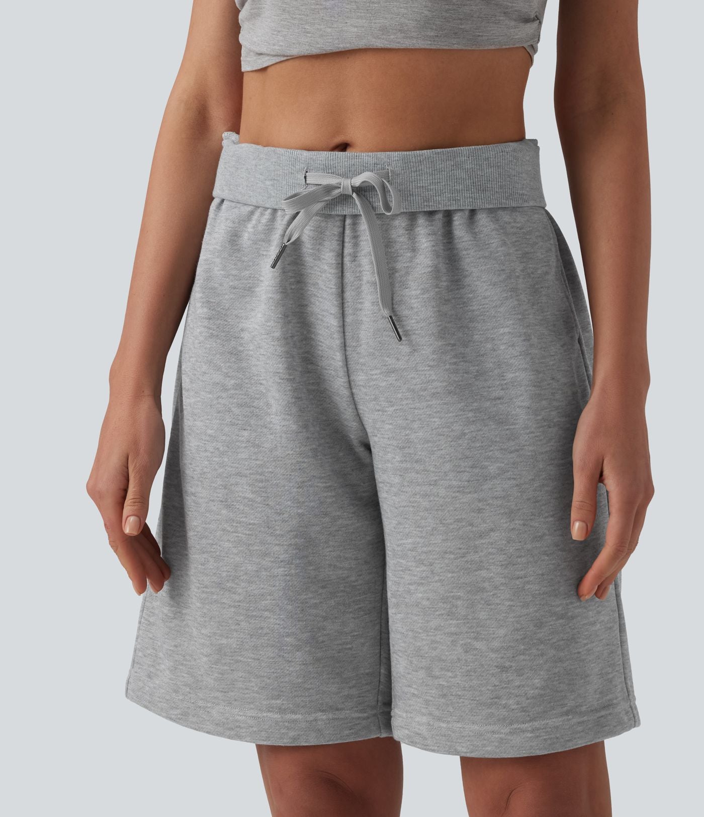 Bermuda casual ample taille mi-haute en molleton français à cordon de serrage intérieur avec poches