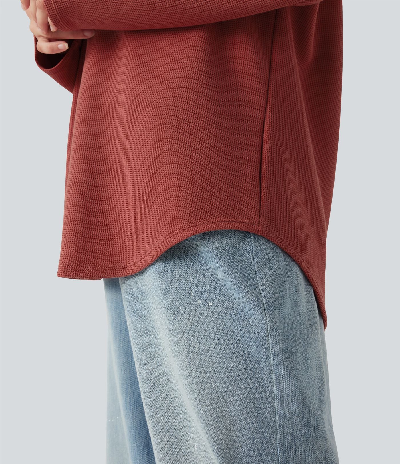 Sweat-shirt à capuche gaufré cordon de serrage manches longues ourlet arrondi avec poche