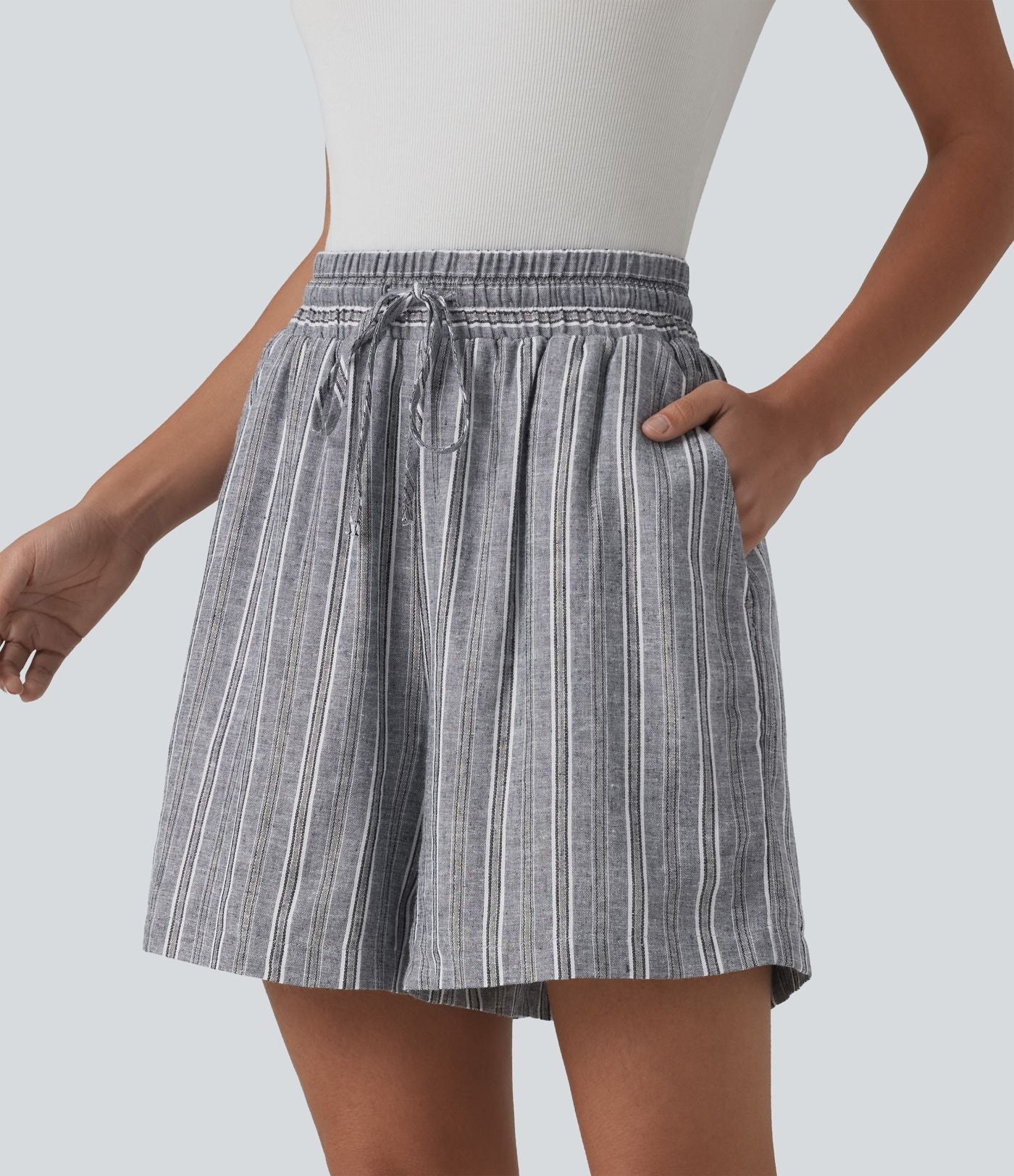 Short tailleur large en lin rayé taille haute avec cordon de serrage et poches