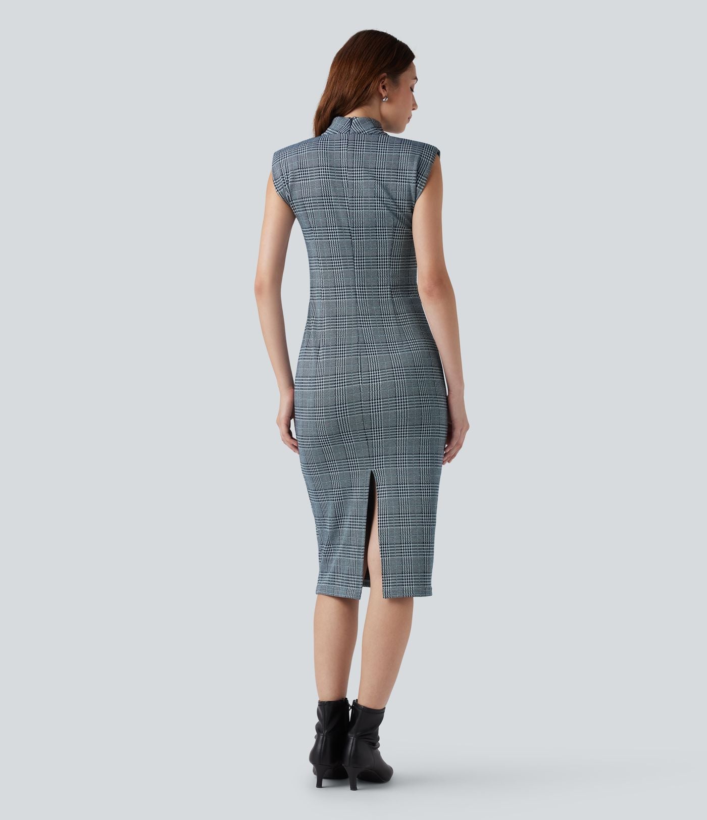Robe de travail midi moulante sans manches col montant pied-de-poule à carreaux