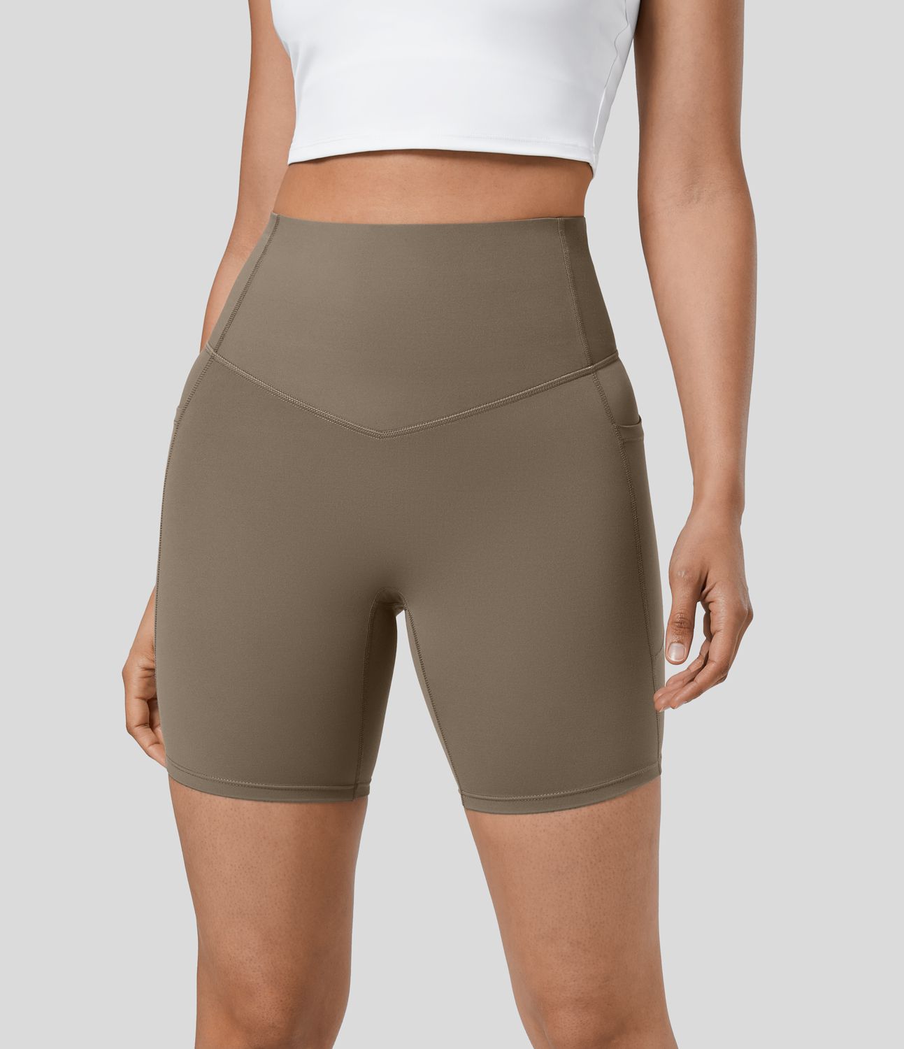 Short cycliste 17,5 cm d'entraînement gainant taille haute avec poches Halara UltraSculpt™
