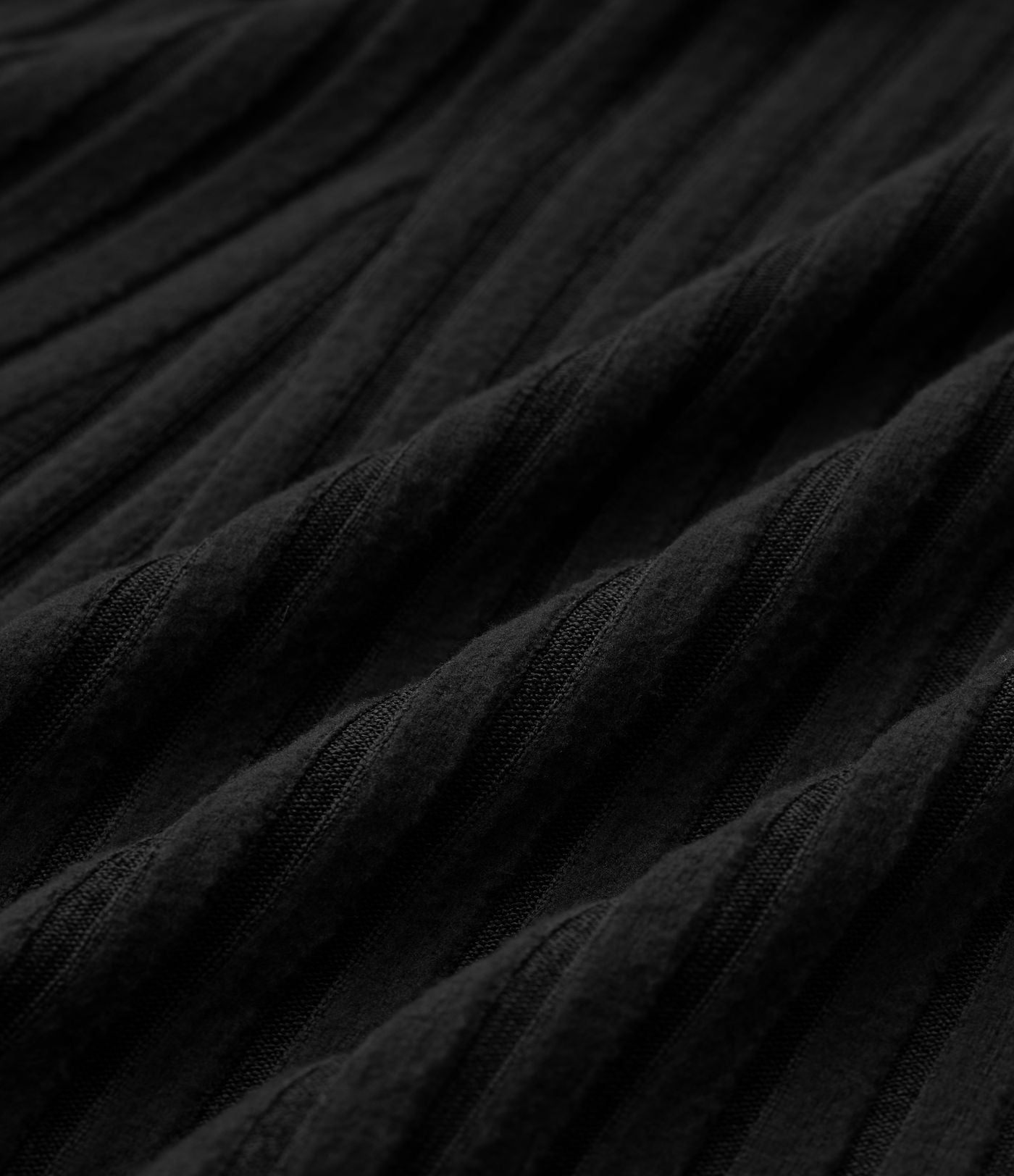 Robe midi fluide en maille côtelée à col Henley et manches longues