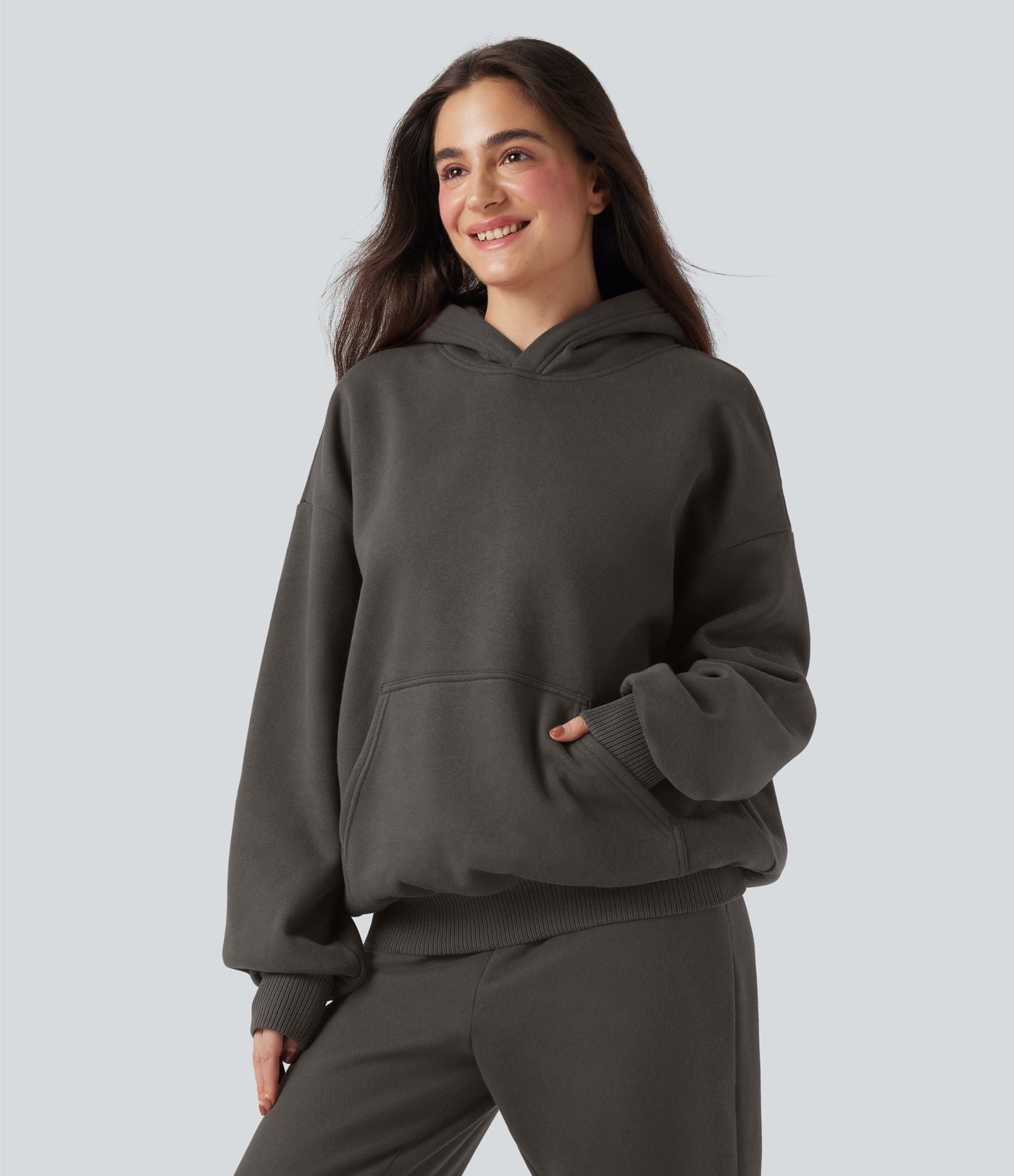 Sweat à capuche en coton molleton manches longues avec poches