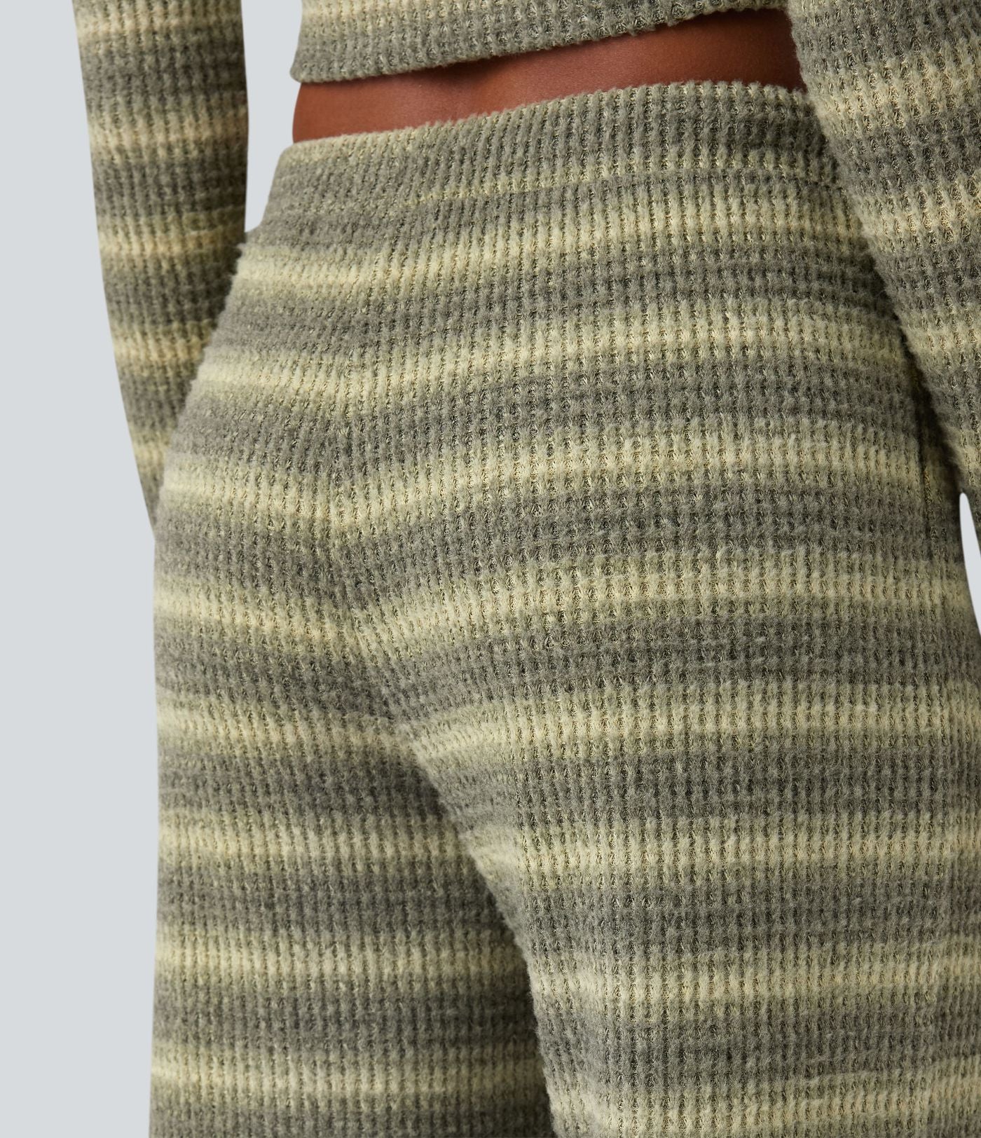 Pantalon large gaufré taille mi-haute avec cordon de serrage, rayures dégradées et poches