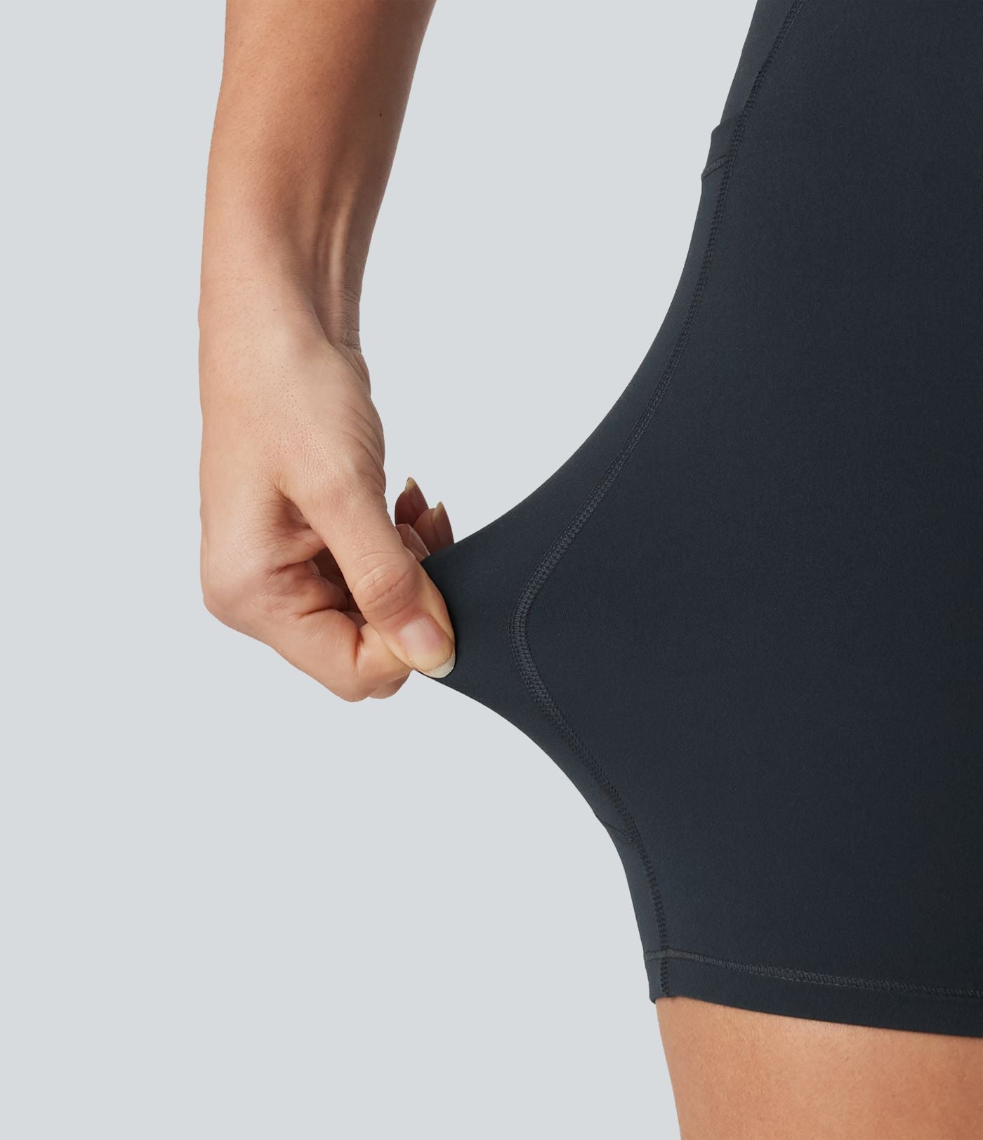 Short de yoga cycliste Halara UltraSculpt™ en dentelle contrastée taille haute et coupe en V, 12,5 cm, avec poches