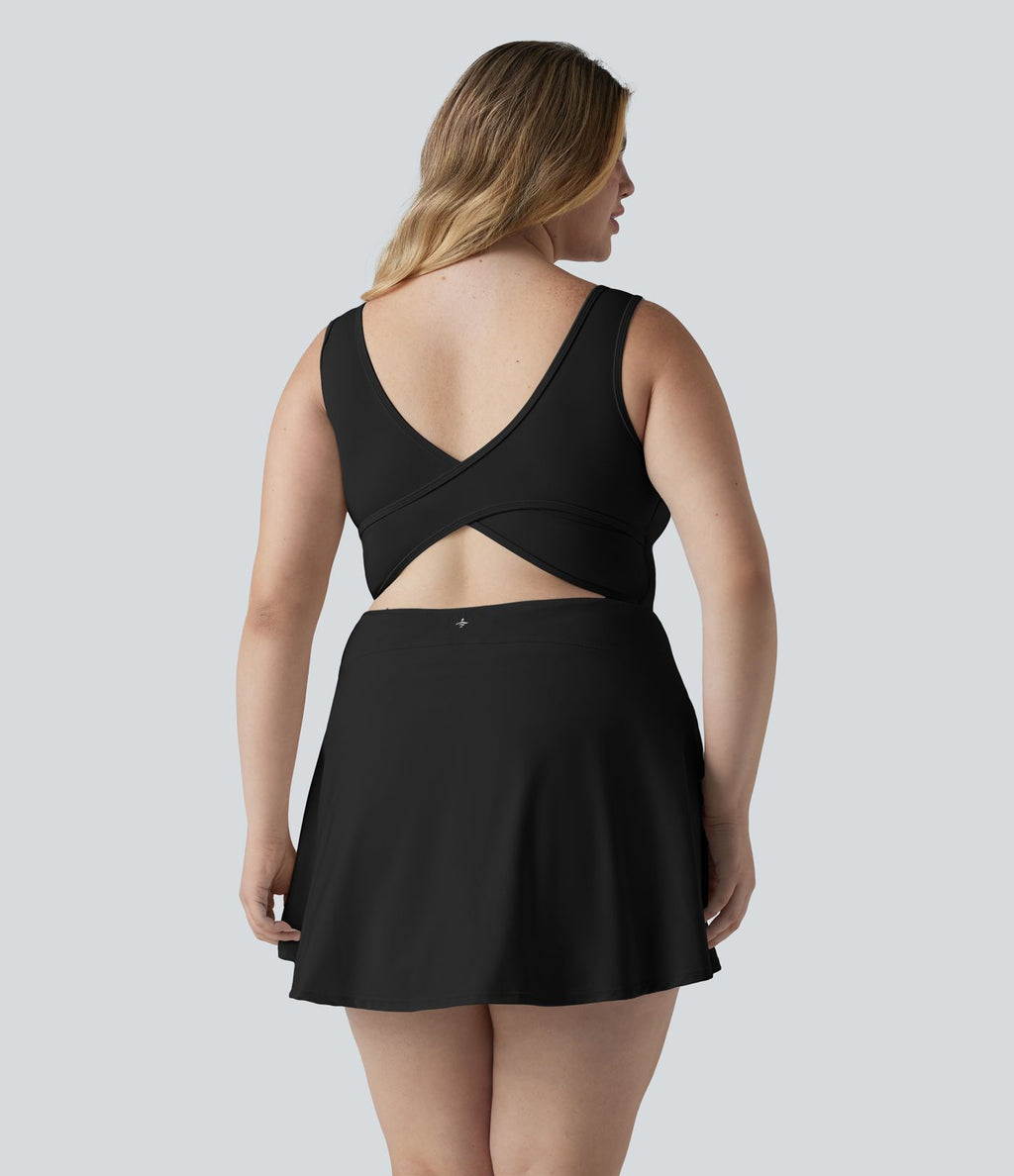 Robe de sport mini grande taille SoftlyZero™ Airy à col U avec brassière intégrée 2-en-1 effet frais InstantCool avec poches, accès facile Easy Peasy