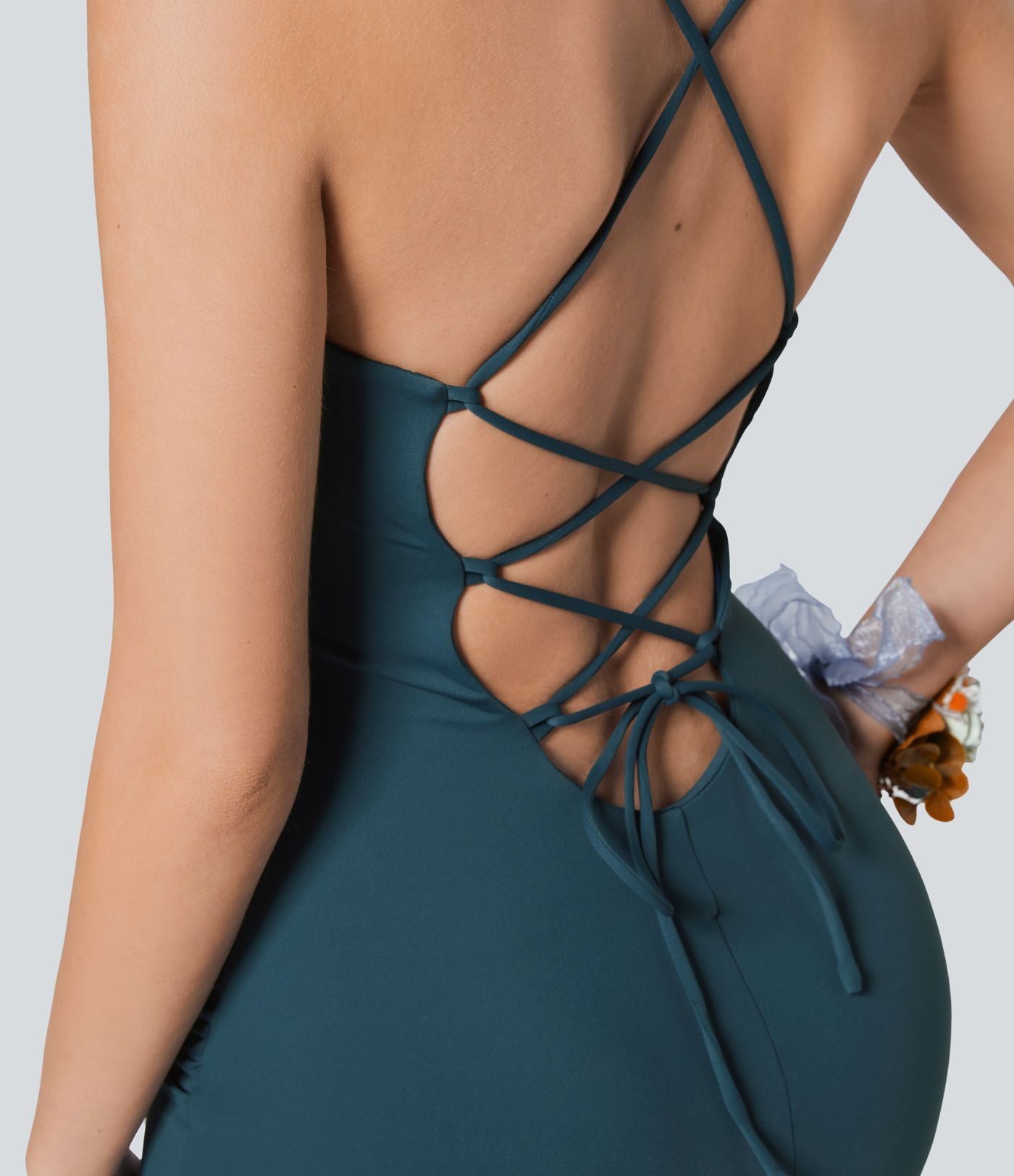 Robe moulante SoftlyZero™ Airy fendue à effet frais InstantCool, brassière intégrée, dos nu croisé à lacets, légèrement plissée pour invitée de mariage et demoiselle d'honneur