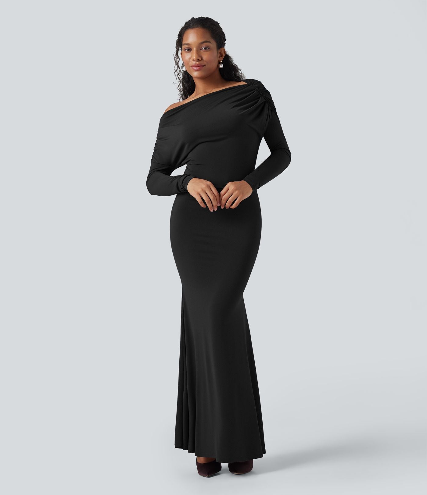 Robe sirène longue à manches longues, épaules dénudées