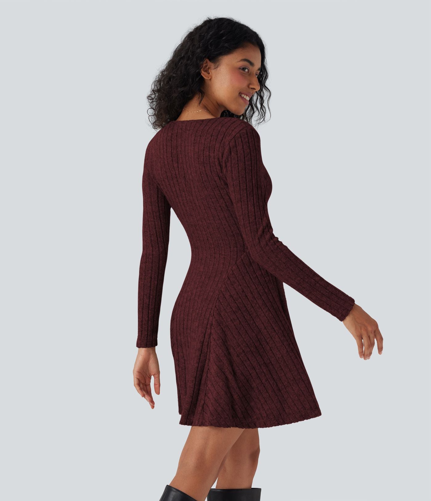 Robe décontractée mini évasée maille côtelée col V manches longues