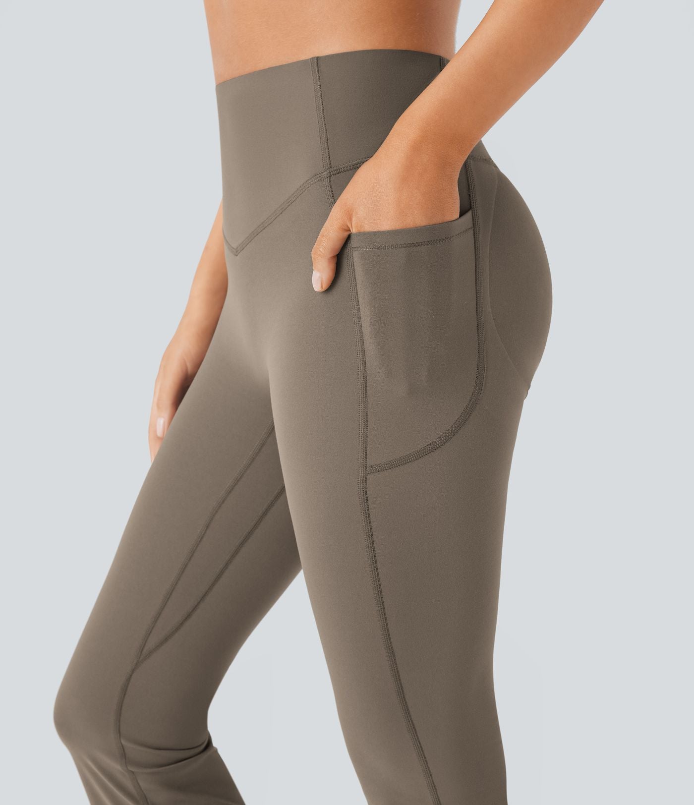 Pantalon de yoga à coupe bootcut gainant galbant taille haute avec effet scrunch et poches Halara UltraSculpt™
