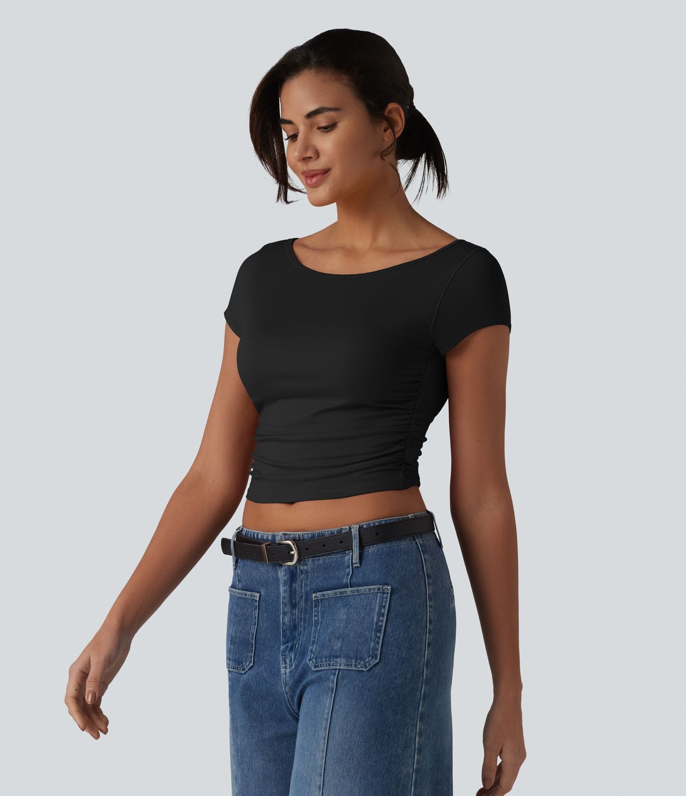T-shirt court col bateau manches courtes avec fronces et brassière intégrée