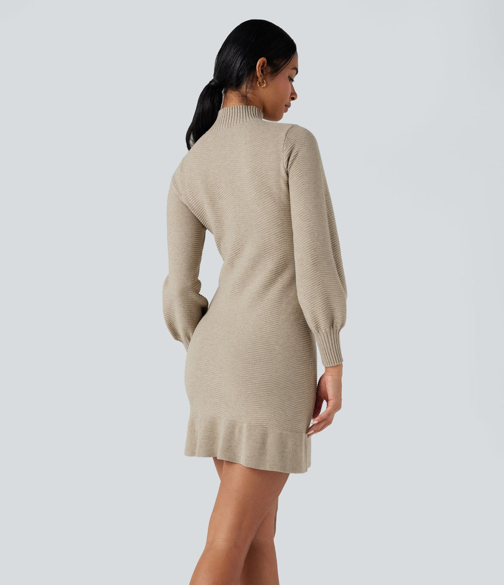 Robe pull courte col montant manches longues ourlet à volants