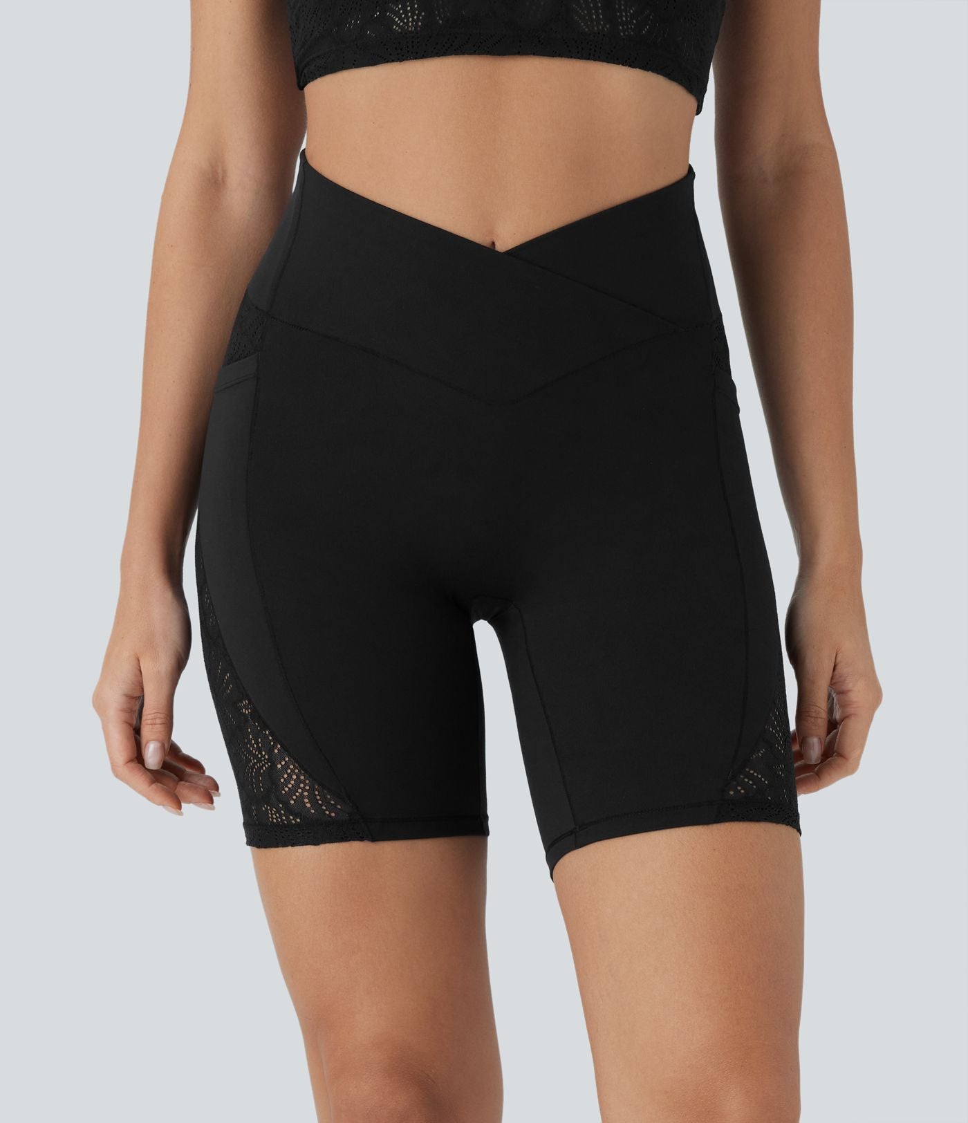 Short cycliste yoga 7'' Softlyzero™ taille haute croisé dentelle contrastante avec poches - UPF50+
