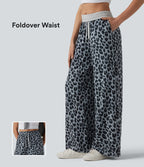 Pantalon ample taille haute rabattable en tissu gaufré imprimé léopard avec cordon de serrage et poches