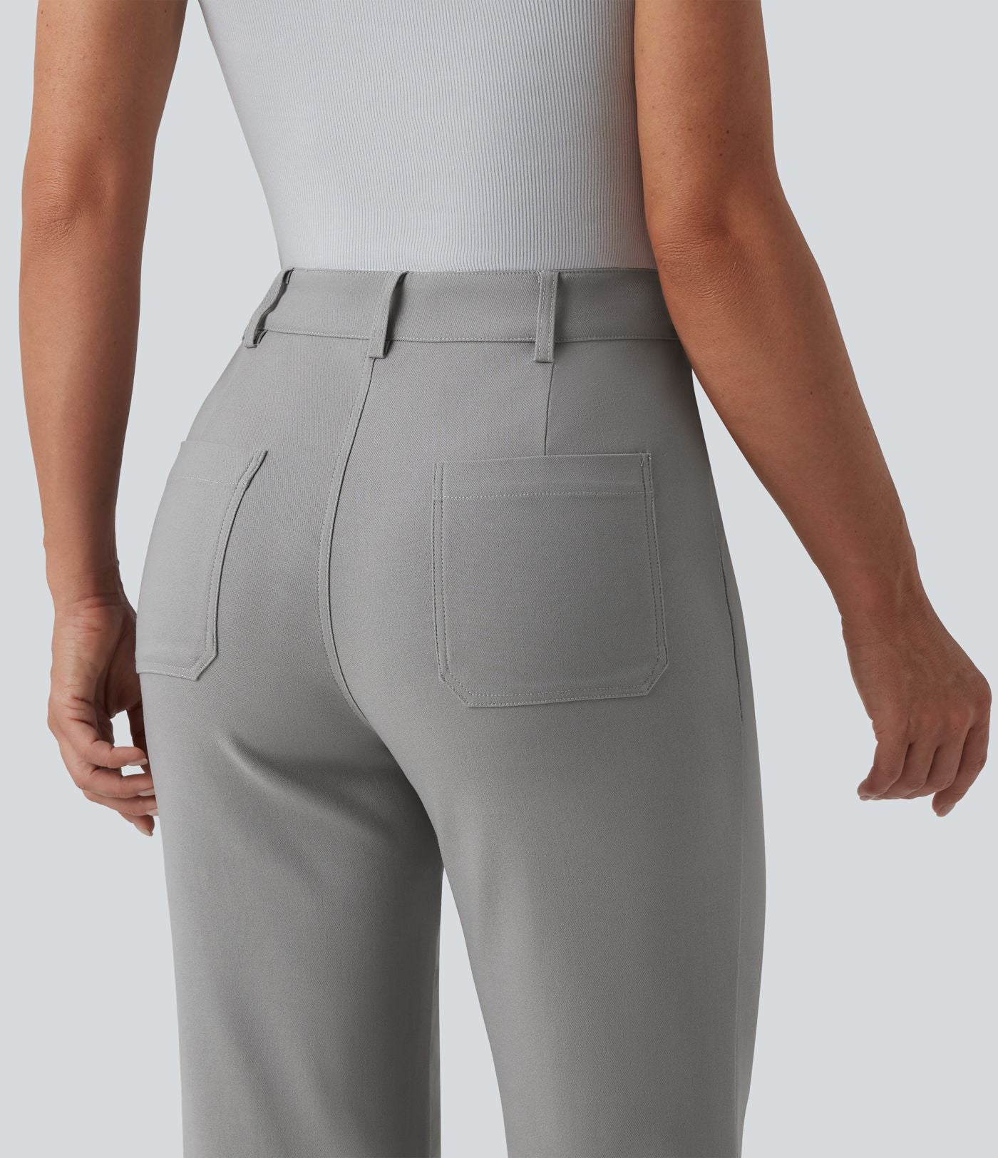 Pantalon tailleur évasé taille haute avec poches
