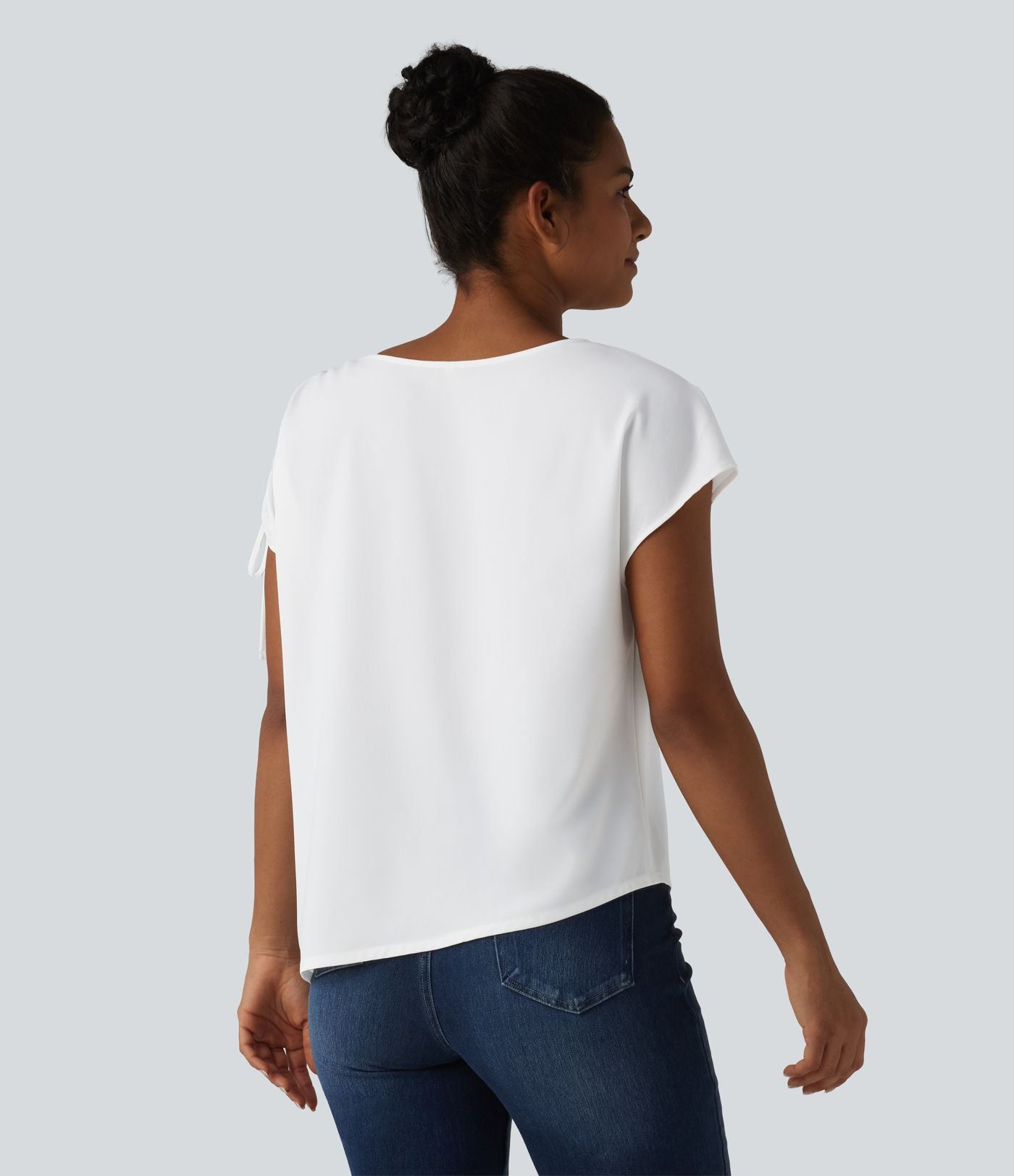 T-shirt tailleur en mousseline infroissable col bateau avec cordon de serrage et ourlet asymétrique