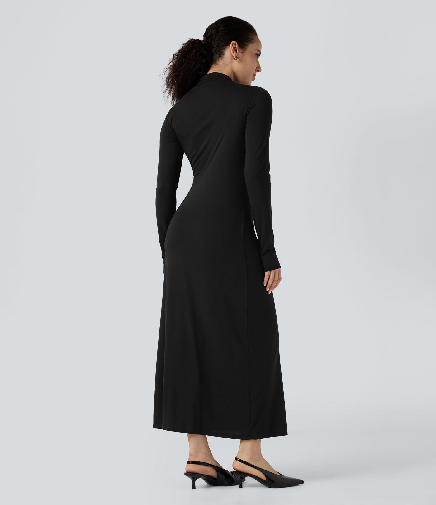Robe mi-longue col montant manches longues