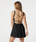 Robe mini fluide de vacances dos nu col carré sans manches froncée à bretelles croisées et brassière intégrée