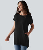 T-shirt décontracté à manches courtes et col bateau, coupe asymétrique, avec poches