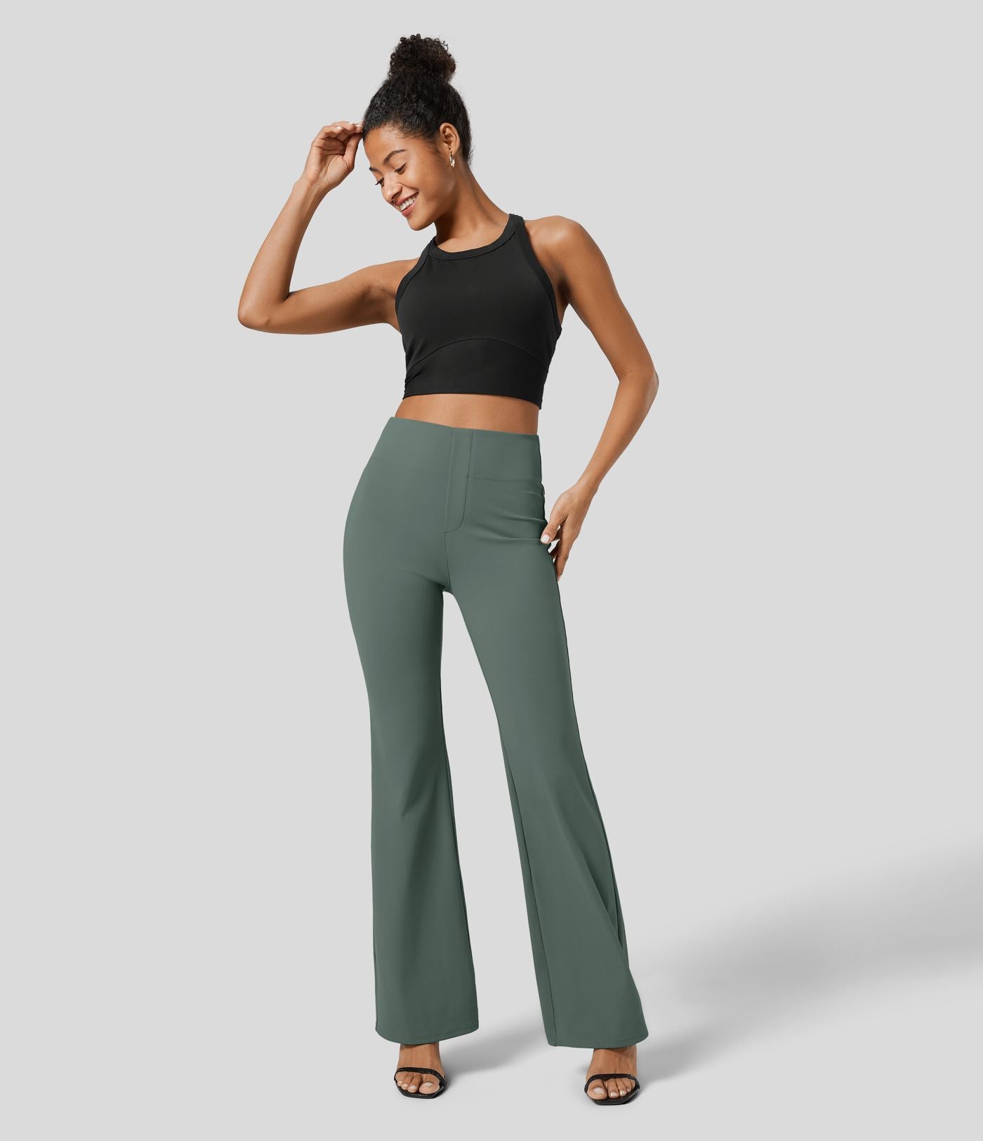 Pantalon tailleur légèrement évasé taille haute avec poches arrière Halara Flex™