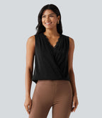 Blouse esprit bureau défroissage facile, col V, dentelle contrastée, fronces et sans manches