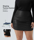 Jupe mini moulante grande taille 2-en-1 en molleton et tissu enduit taille haute gainante avec fronces et ourlet arrondi