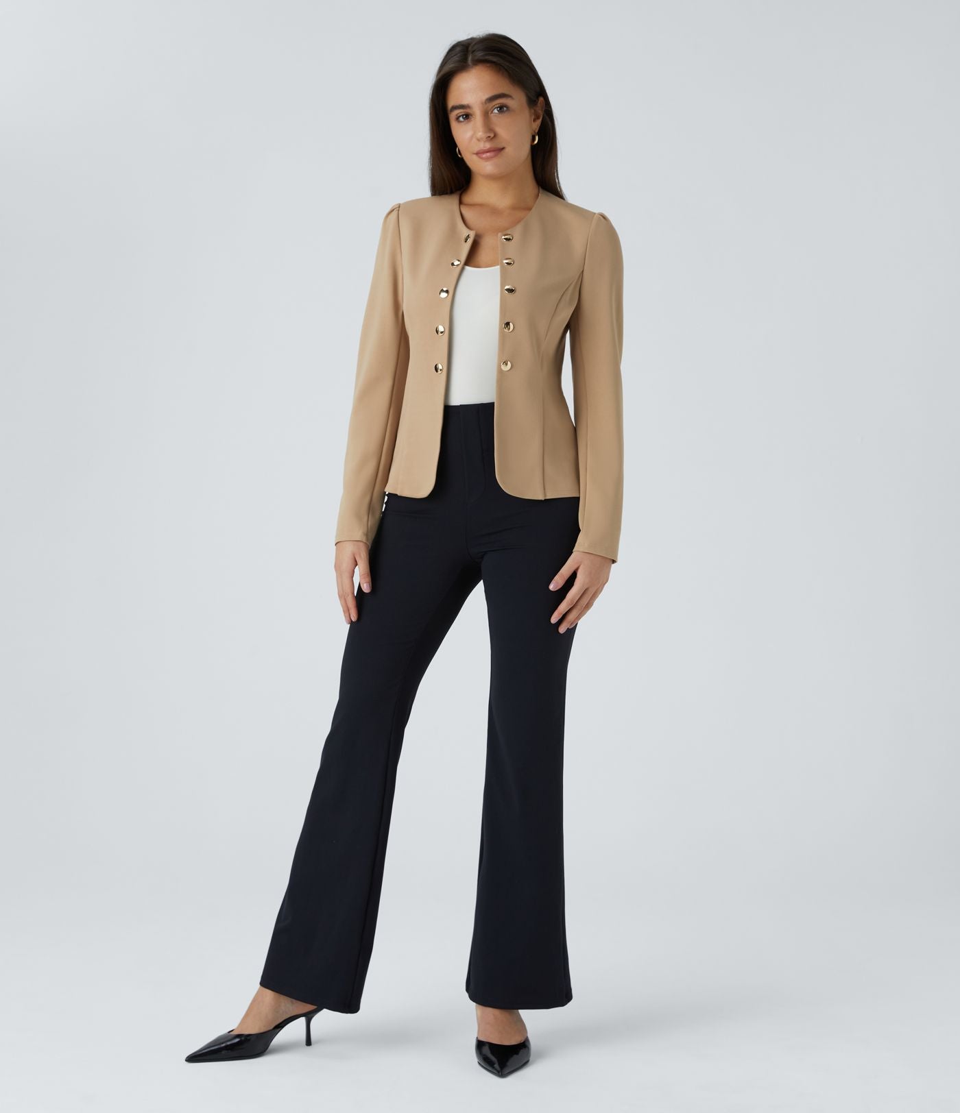 Blazer tailleur ajusté à col rond, manches longues avec boutons décoratifs